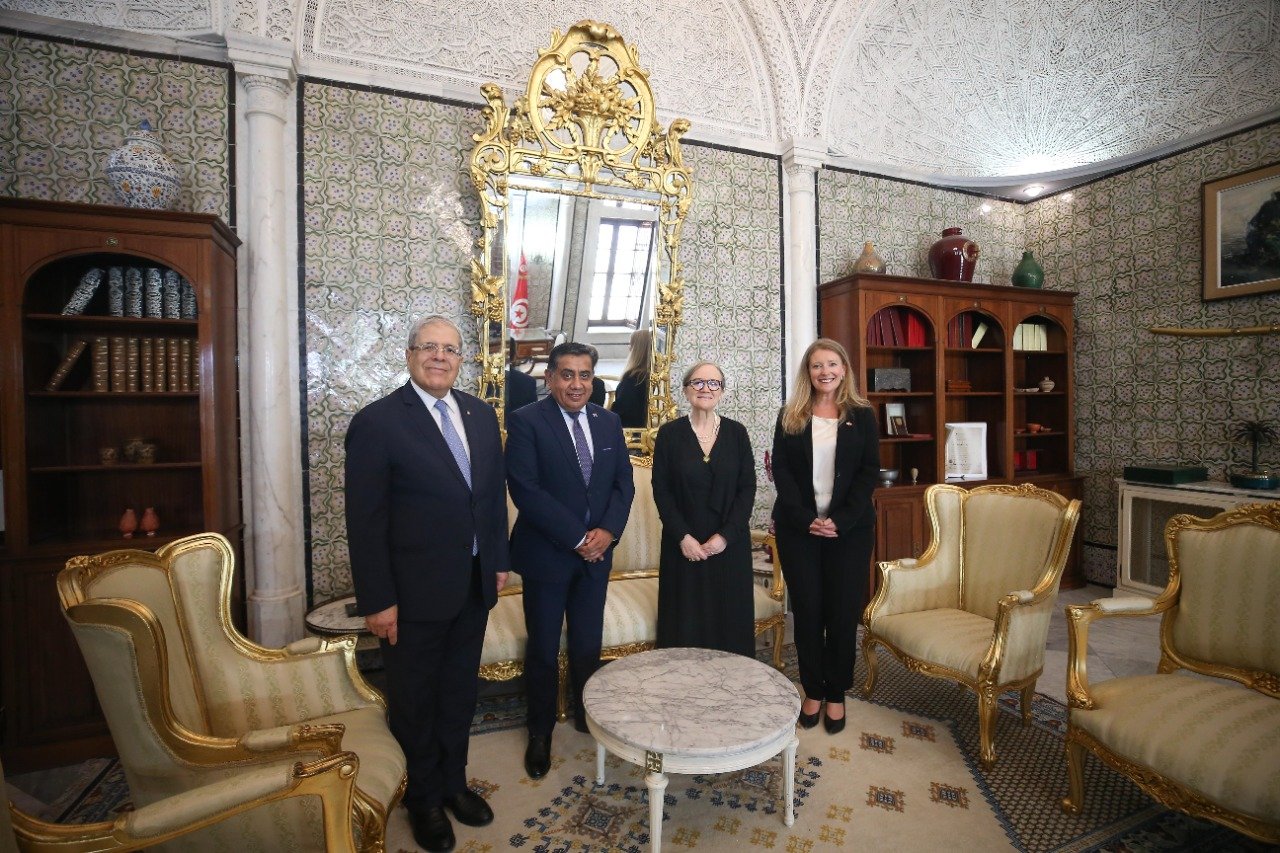 Tunis, 7 juin 2022 (TAP) – La cheffe du gouvernement, Najla Bouden, s’est entretenue, mardi, avec le ministre d'État britannique à l'Asie du Sud, à l'Afrique du Nord, aux Nations unies et au Commonwealth, Lord Tariq Ahmad.